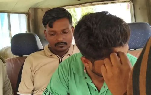 ‘আমরা মুখ্যমন্ত্রীর লোক’ বলে বাস ইউনিয়ন অফিসে তাণ্ডব! ভাঙচুর ও মারধরের অভিযোগে বাঁকুড়ায় গ্রেফতার ২