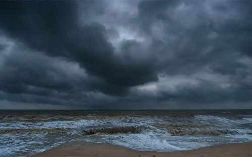 বুধবারই আছড়ে পড়বে ‘অতি তীব্র’ ঘূর্ণিঝড়? ঘণ্টায় ১৪৫ কিমি বেগে ঝড়ের আশঙ্কা, উপকূলে জারি সতর্কতা!