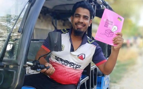 টাকার অভাবে থেমেছিল নিজের পড়াশোনা, আজ পড়ুয়া ও বয়স্কদের বিনামূল্যে টোটো পরিষেবা দিয়ে নজির গড়ছেন সেলিম শেখ