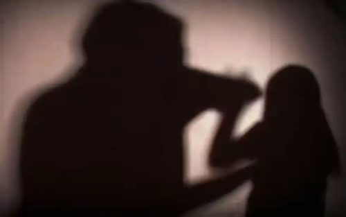 Hyderabad Crime | স্ত্রীকে ঘরে বন্দি করে তিন বন্ধুকে দিয়ে মাসের পর মাস ধর্ষণ! বাড়ির মালিকের তৎপরতায় সামনে এল ভয়াবহ অভিযোগ
